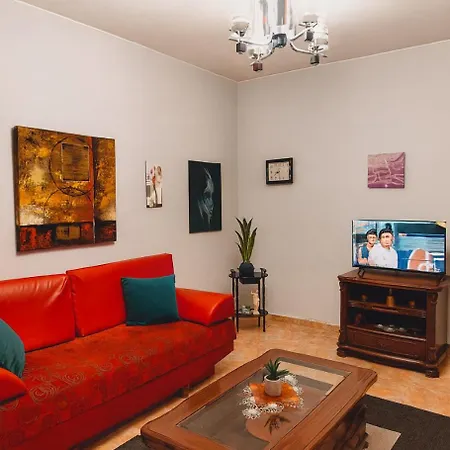 Center 5 - Ruby Nest *